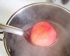 Характеристика полезных веществ в персиковом пюре, его пищевая ценность и применение; рецепт приготовления в домашних условиях